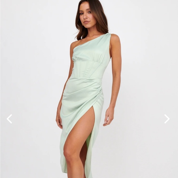 Selfie Leslie one-shoulder split midi dress in mint color - Picture 2 of 6
